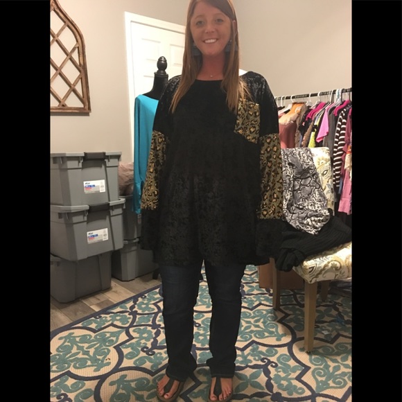 😻NWT Plus Velvet Leopard Print Top😻 - Picture 4 of 5